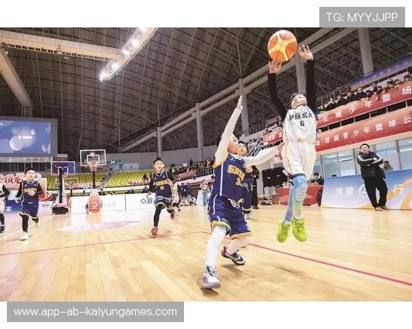 中国篮球少年不畏艰险的追梦路，中国少年篮球比赛